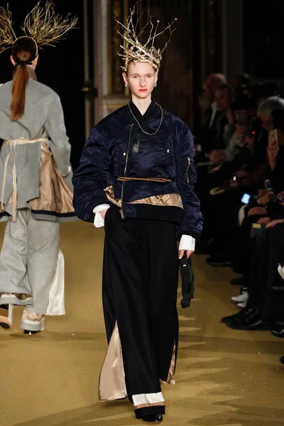Look 29